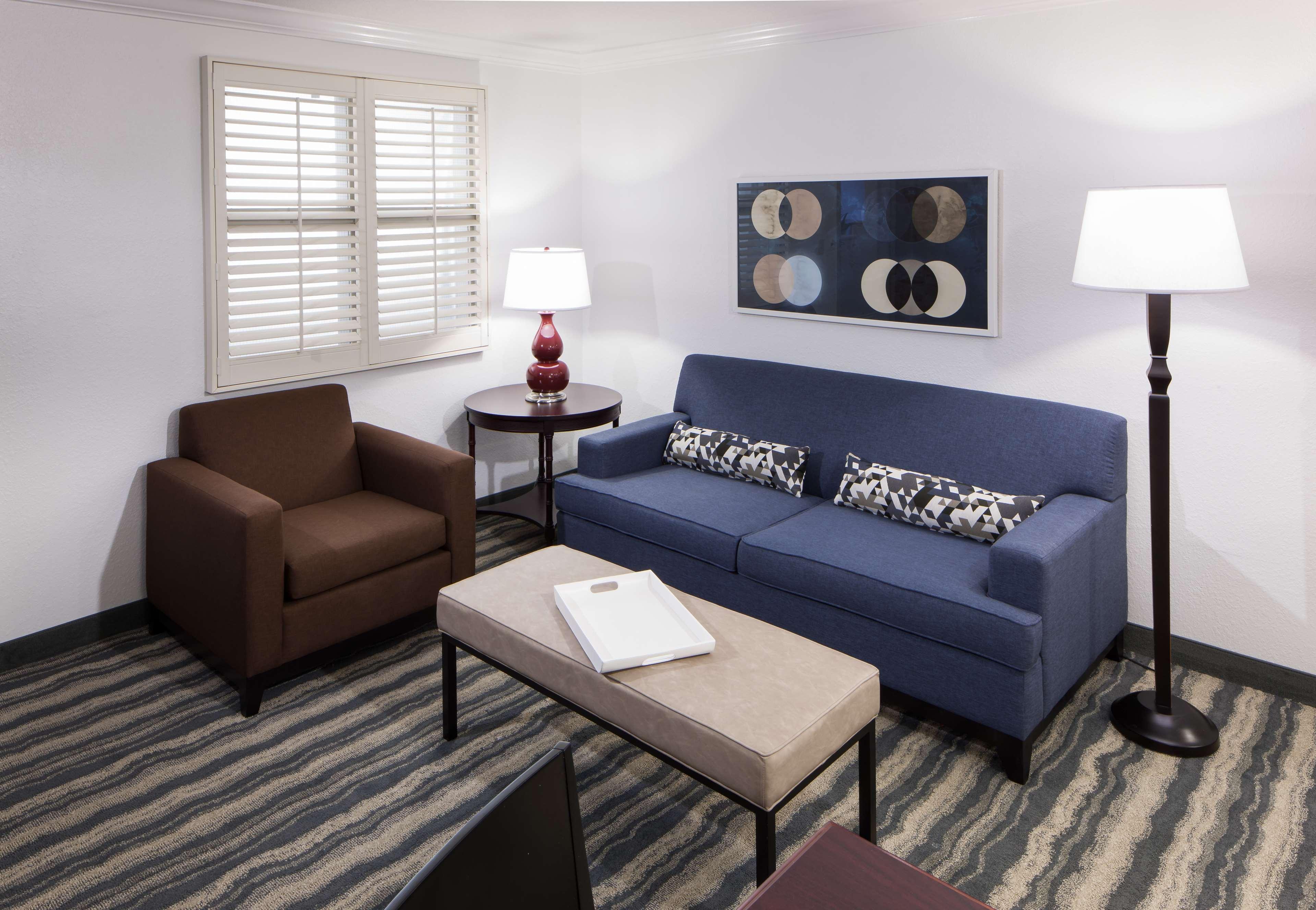 Embassy Suites By Hilton Tampa Brandon Heartland Εξωτερικό φωτογραφία