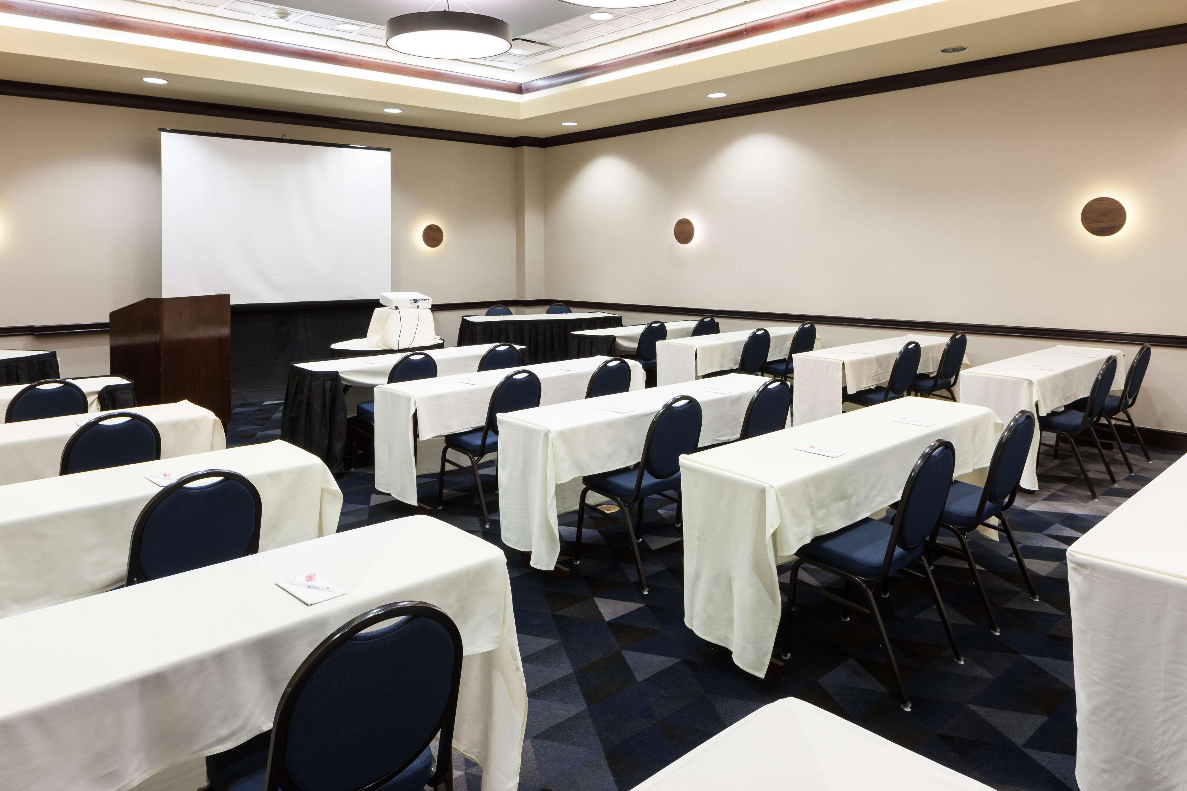 Embassy Suites By Hilton Tampa Brandon Heartland Εξωτερικό φωτογραφία