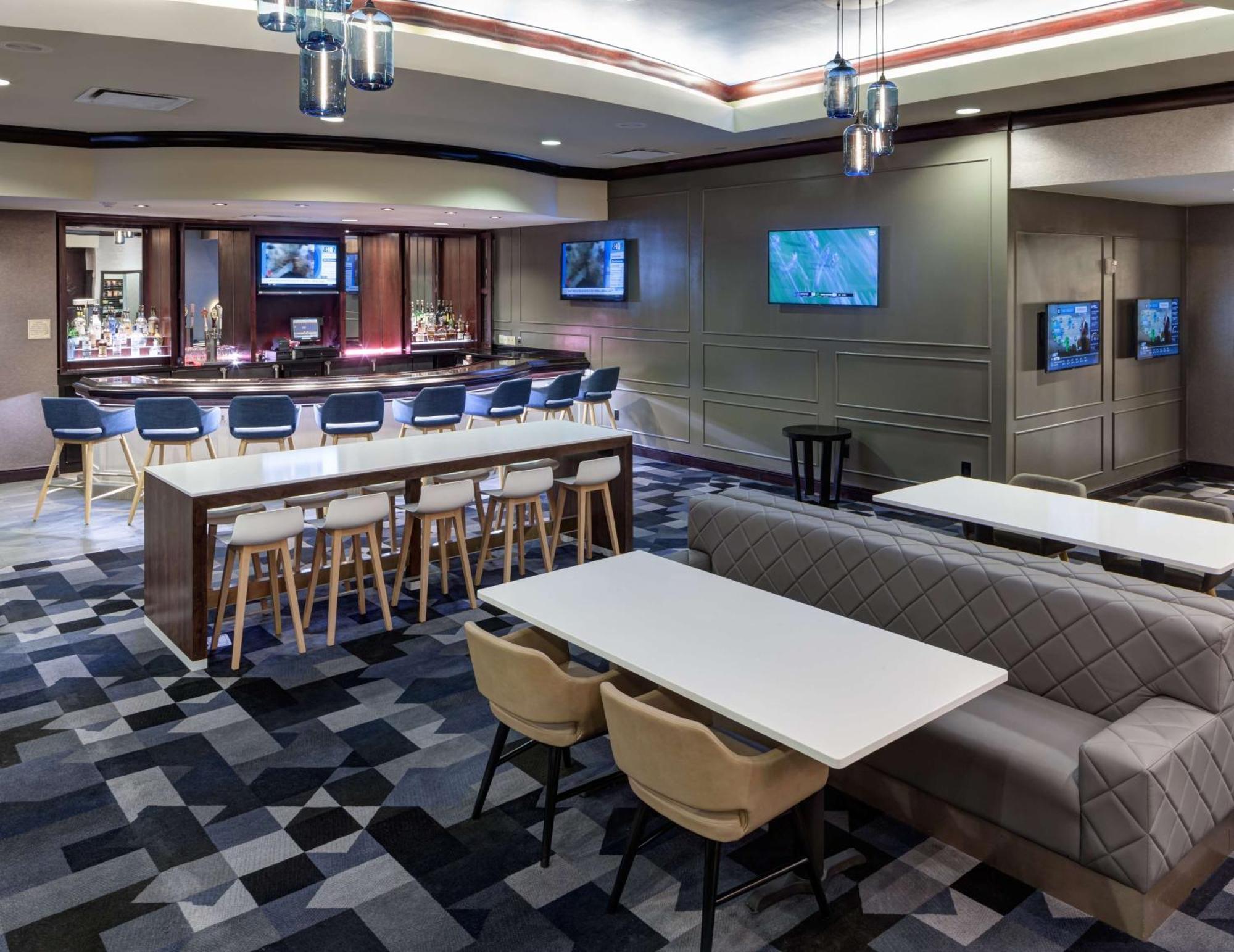 Embassy Suites By Hilton Tampa Brandon Heartland Εξωτερικό φωτογραφία
