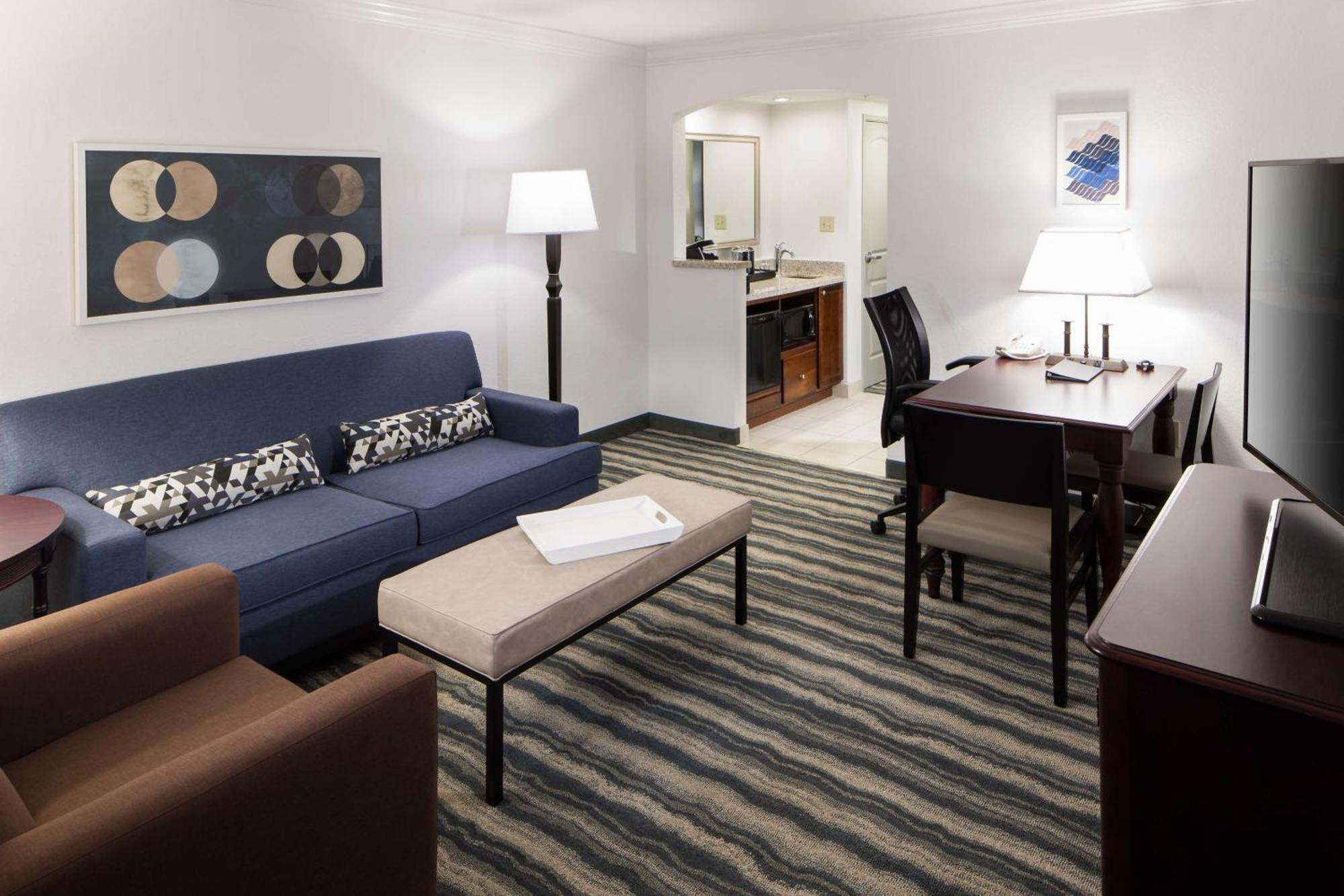 Embassy Suites By Hilton Tampa Brandon Heartland Εξωτερικό φωτογραφία