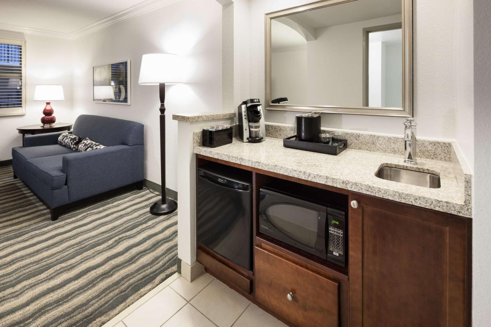 Embassy Suites By Hilton Tampa Brandon Heartland Εξωτερικό φωτογραφία