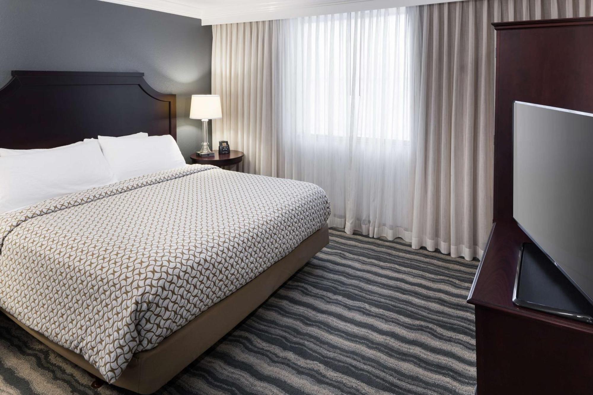 Embassy Suites By Hilton Tampa Brandon Heartland Εξωτερικό φωτογραφία