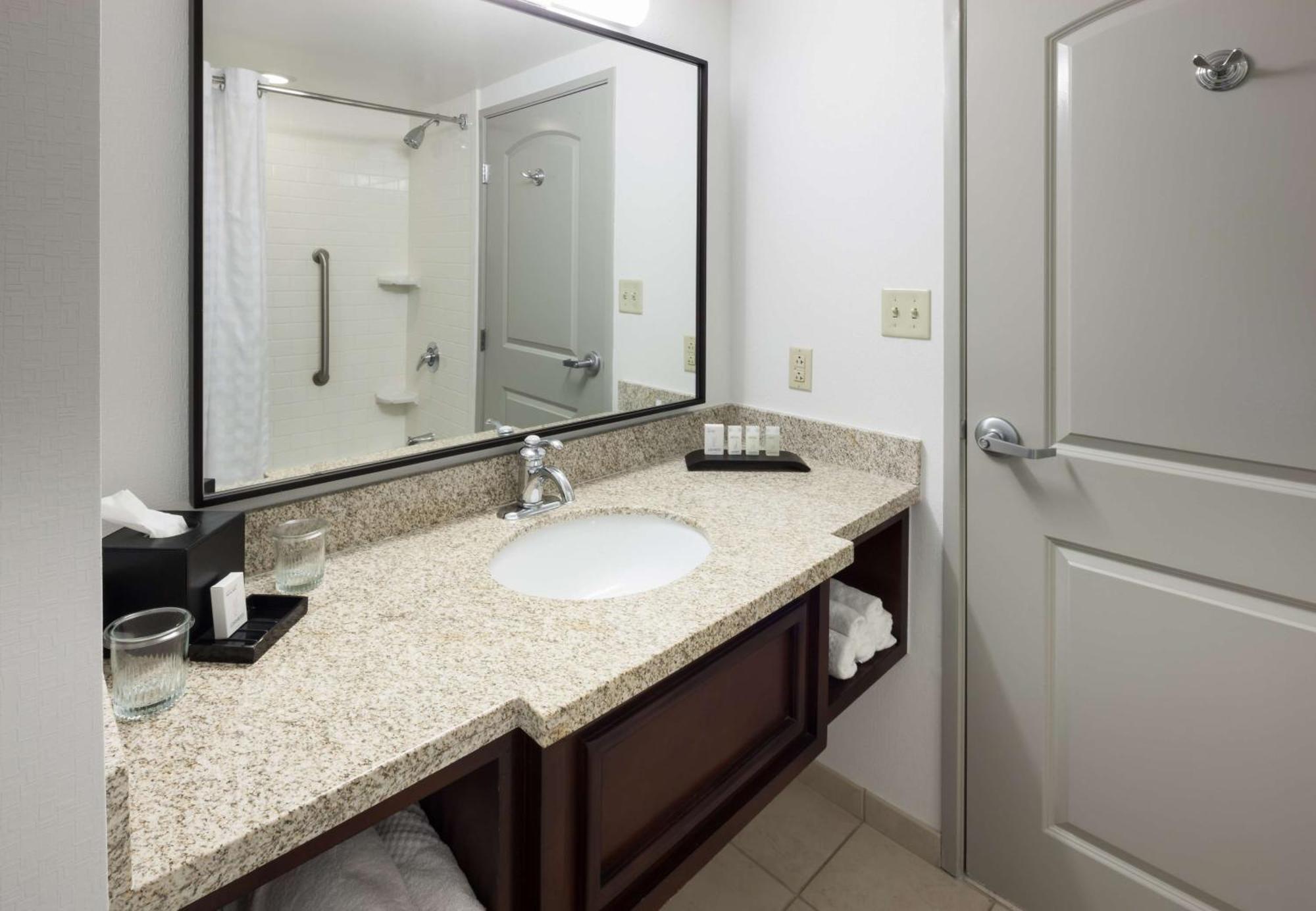 Embassy Suites By Hilton Tampa Brandon Heartland Εξωτερικό φωτογραφία