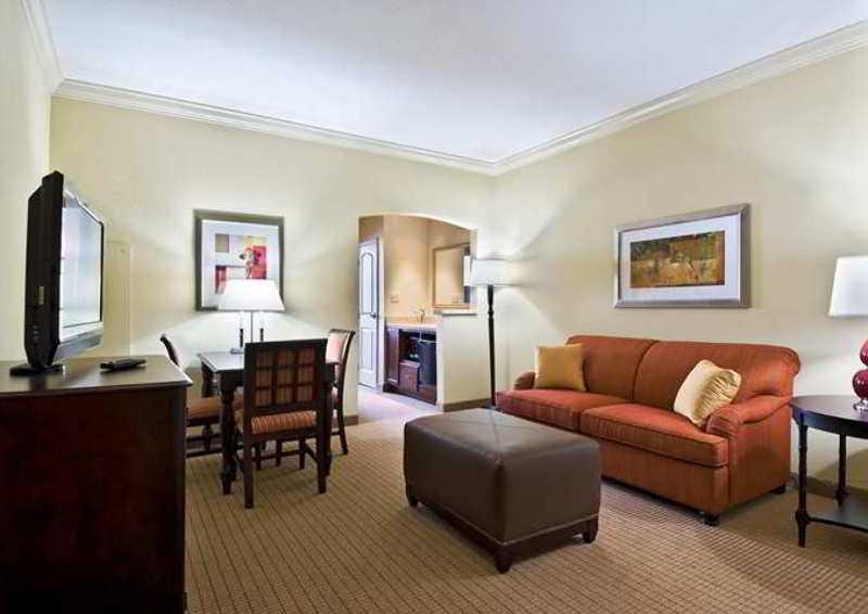 Embassy Suites By Hilton Tampa Brandon Heartland Δωμάτιο φωτογραφία