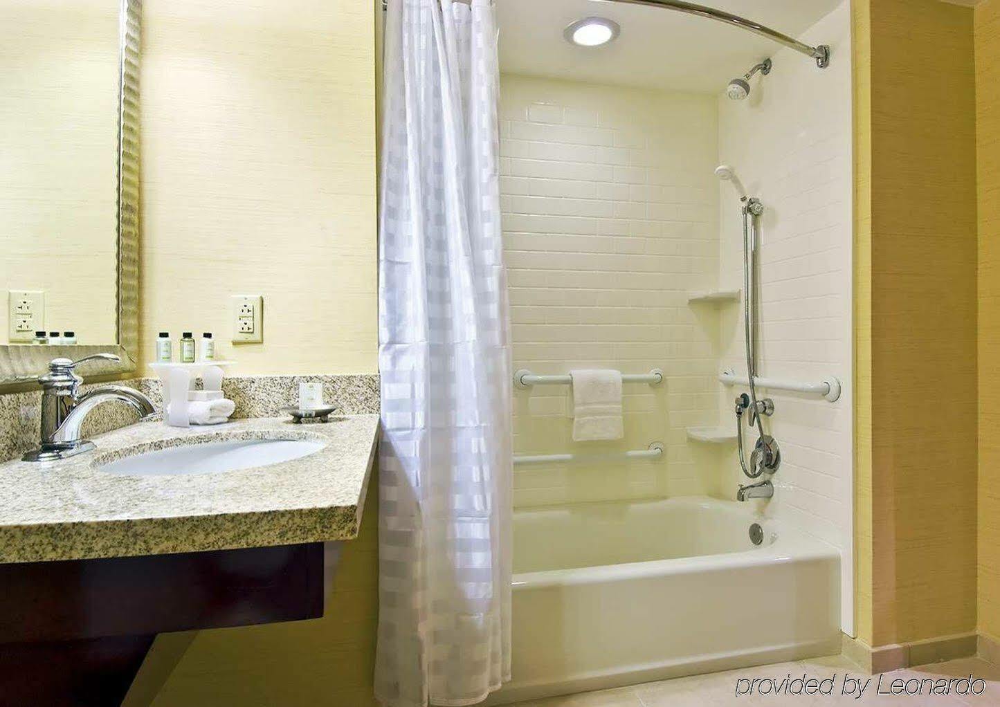 Embassy Suites By Hilton Tampa Brandon Heartland Εξωτερικό φωτογραφία