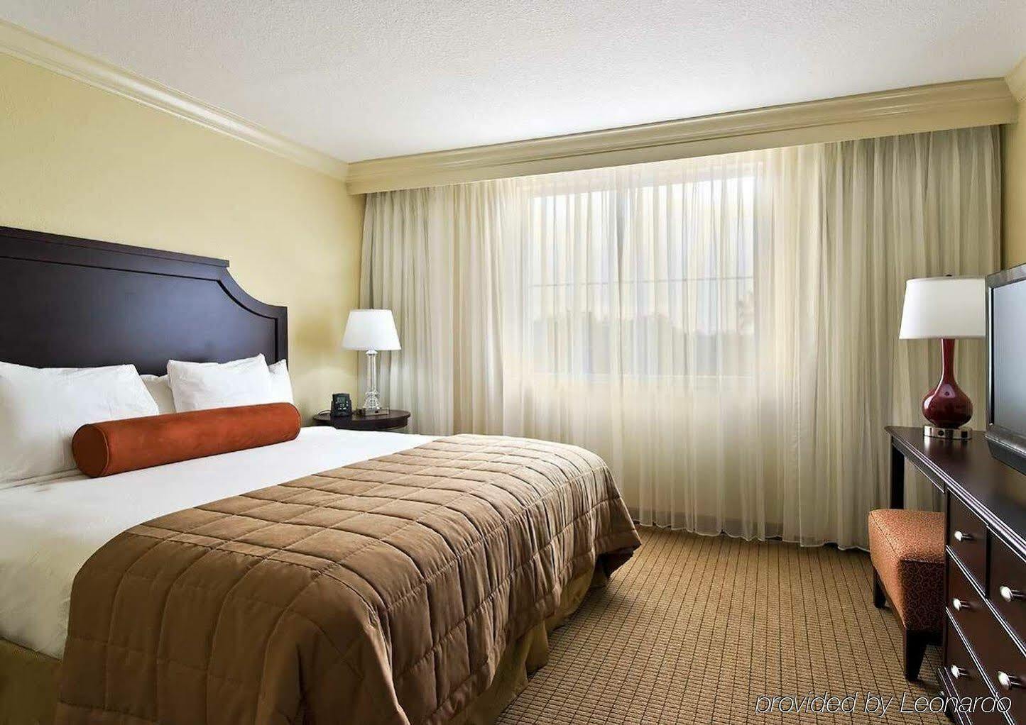 Embassy Suites By Hilton Tampa Brandon Heartland Εξωτερικό φωτογραφία